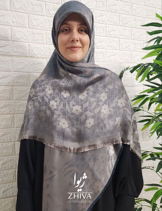 روسری گوچی گل دار  لمه نقره ای