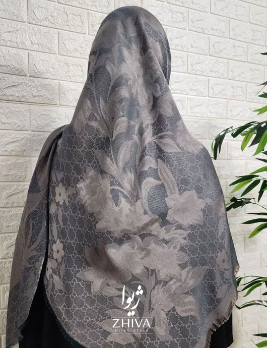 روسری گوچی گل دار  لمه نقره ای