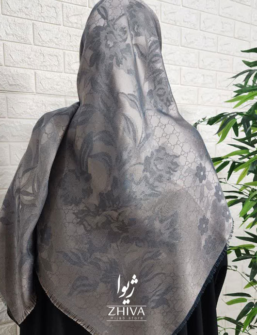 روسری گوچی گل دار  لمه نقره ای