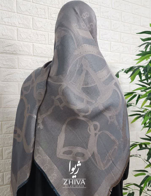 روسری گوچی لمه نقره ای