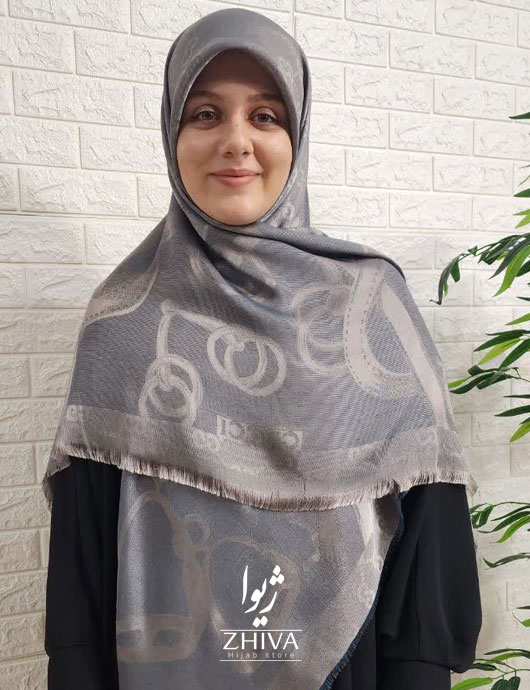 روسری گوچی لمه نقره ای